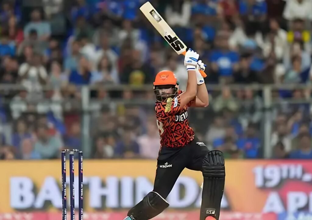 "SRH vs MI First Innings IPL 2025: Abhishek Sharma anchors SRH's powerplay as MI bowlers dominate."

